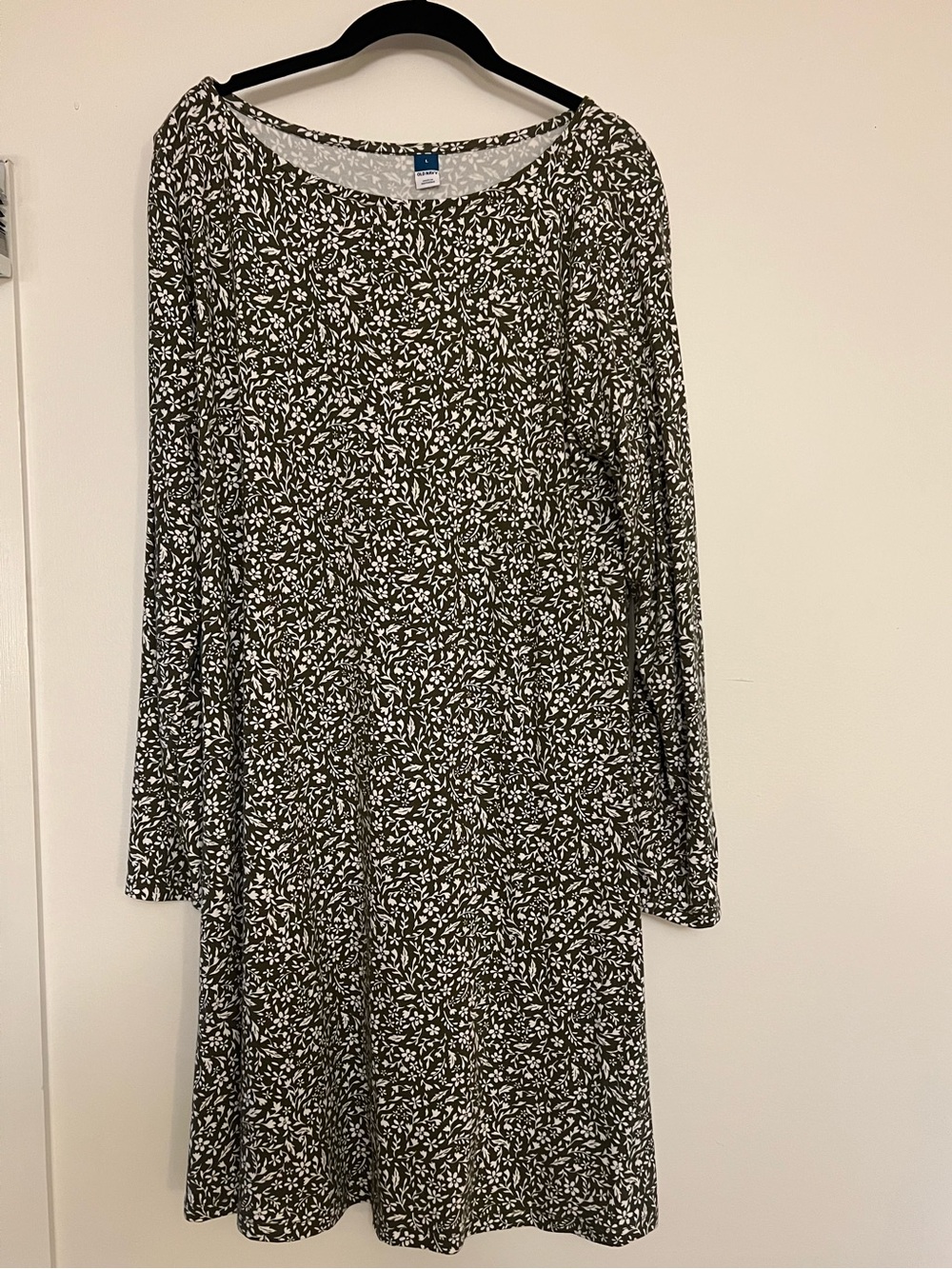 Old Navy Green and White Floral Long-Sleeve Dress